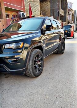 جیپ گراند شیرۆکی